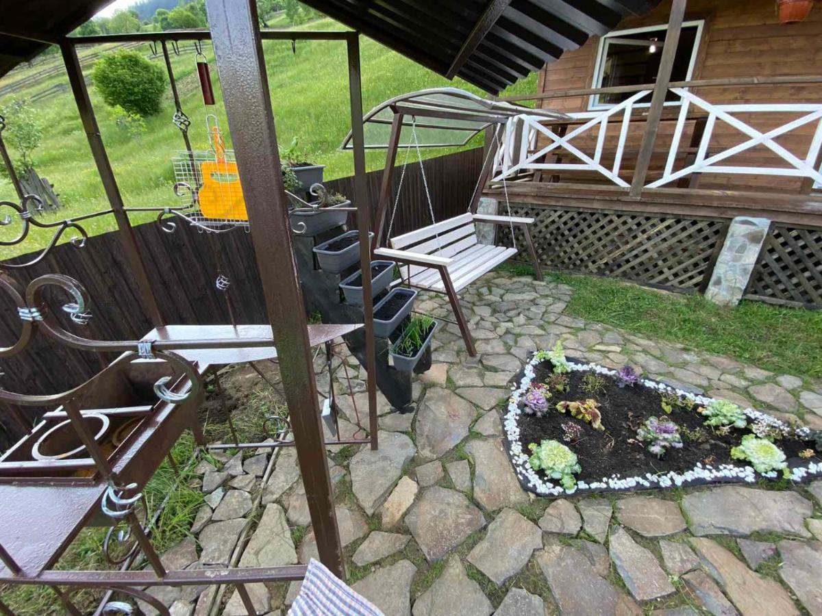 "Файна Хата" Synevyrsʼka Polyana Exterior foto
